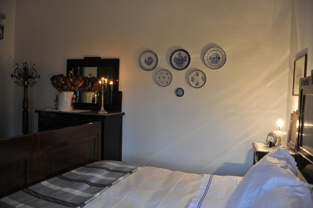 Villa Calcaterra Cameri Zimmer foto
